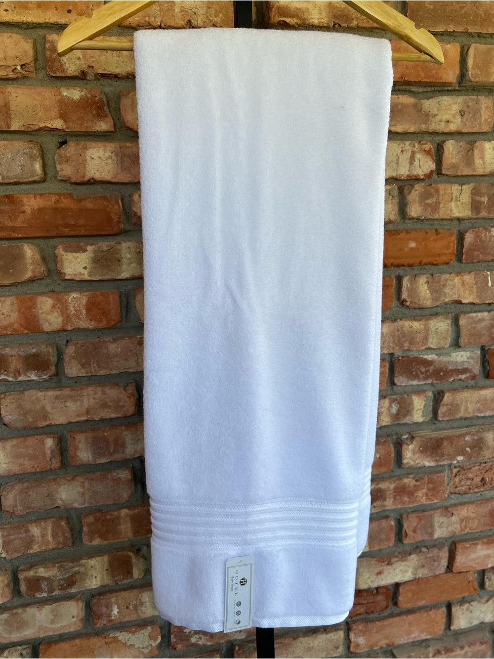 Hotel Classic White set of 2 Bath Towels 100% Soft Absorbent Cotton
